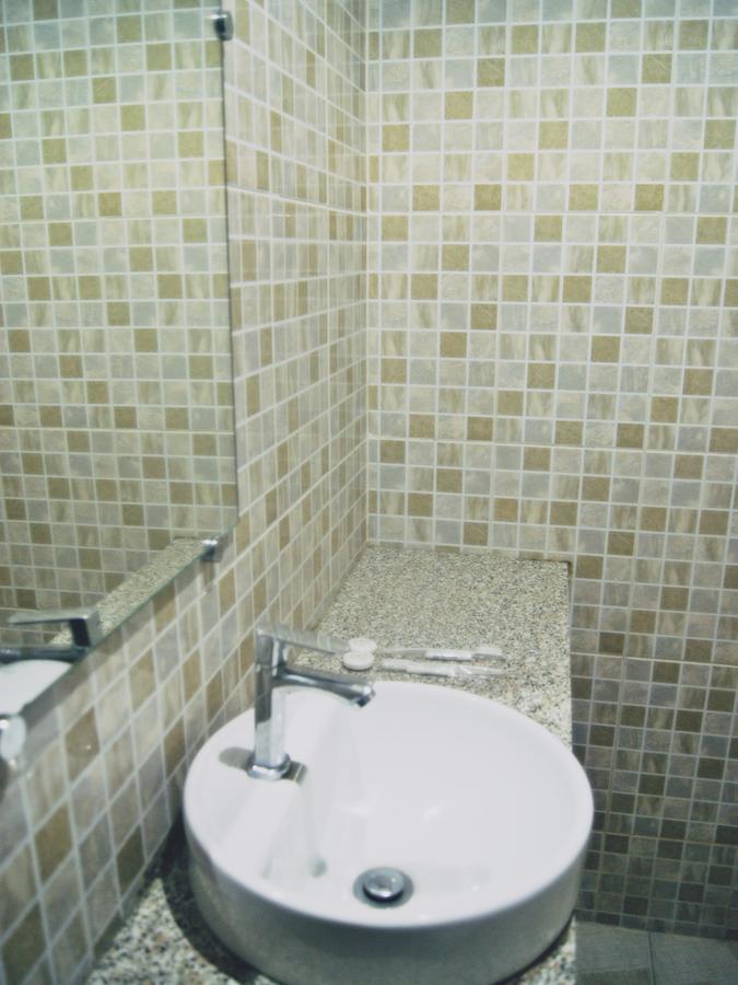 Leos Hotel Tomohon Zewnętrze zdjęcie